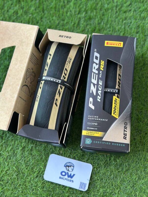 Pirelli zero TLR RS Tyres