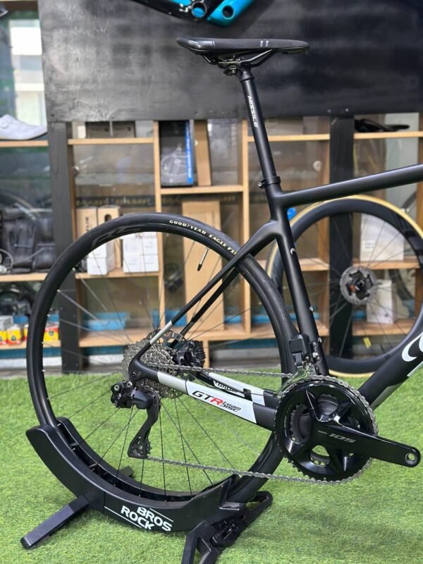 7wvgnp.jpg New Wilier GTR Disc Full Carbon Road bike