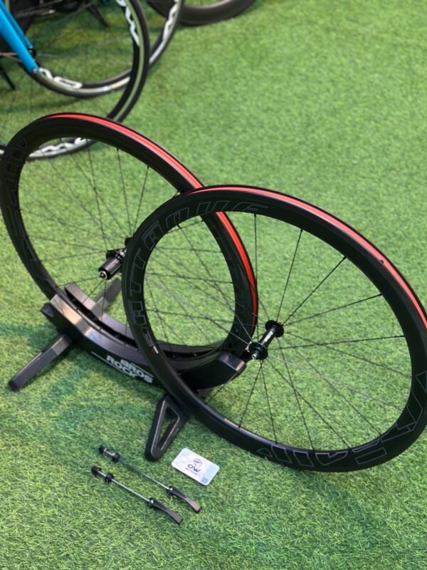 attaque_carbon_wheelset_45mm_5 Attaque Carbon Wheelset 45mm